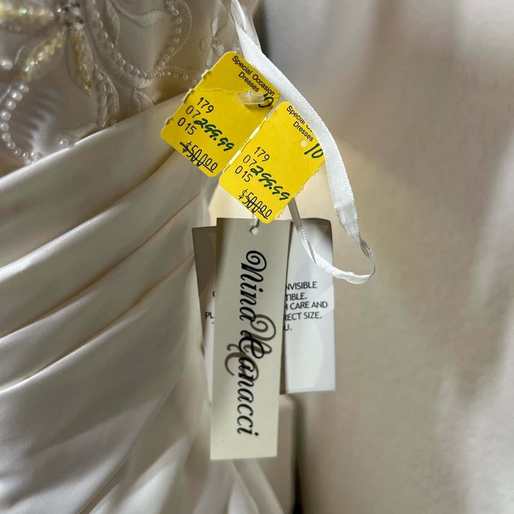 Wedding Dress - Picture 2 of 10